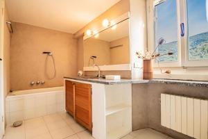 Koupelna v ubytování Casale Marciana Marina + 61 fotografií