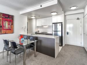 Kuchyň nebo kuchyňský kout v ubytování SKD Suites