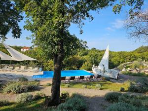 Bazén v ubytování Boutique Resort OSMA - Adults Only nebo v jeho okolí