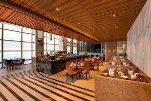Restaurace v ubytování Lemon Tree Premier, Malad, Mumbai