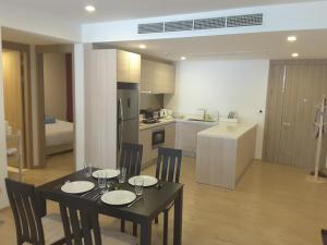Dapur atau dapur kecil di Baan Mai Khao Beach Residence +9 gambar
