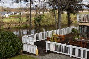 Taman di luar Killarney View House B&B