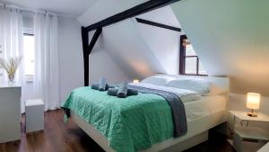 Afbeelding uit fotogalerij van Direkt am Rhein mit Burgblick nahe Rheinsteig bis 8 Personen, 2 Bäder, 4 Zimmer, Küche, Netflix in Kaub