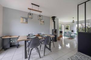 Posezení v ubytování Maison moderne pour 5 - 950m des marais + 13 fotografií