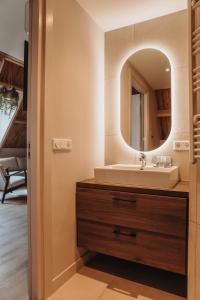 Et badeværelse på The Guest Apartments + 77 billeder