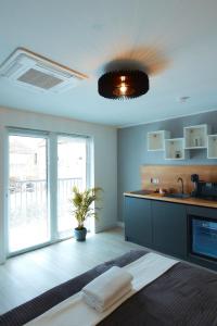 ครัวหรือมุมครัวของ PRIMA APARTMENTS