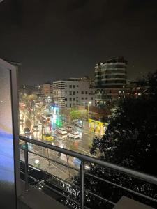 Nespecifikovaný výhled na destinaci Tirana nebo výhled na město při pohledu z penzionu