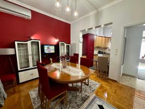 Kuchyňa alebo kuchynka v ubytovaní Bratis House Athens