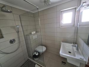 Koupelna v ubytování Sándor Panzió