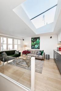 Kensington Oasis Central London 2BR Private House - Near Harrods, Kensington Palace, and other London Attractions