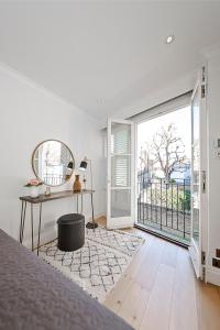 Kensington Oasis Central London 2BR Private House - Near Harrods, Kensington Palace, and other London Attractions