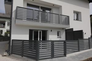 Rõdu või terrass majutusasutuses Naia Apartments