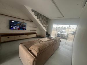 Μια τηλεόραση ή/και κέντρο ψυχαγωγίας στο Loft 3