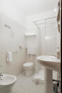 Koupelna v ubytování Hotel Altevie + 25 fotografií