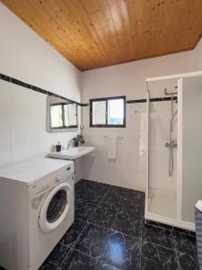 Koupelna v ubytování GuestReady - Machico sea view residence - B + 37 fotografií