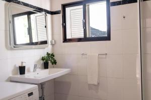 Koupelna v ubytování GuestReady - Machico sea view residence - B