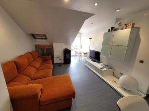 Et tv og/eller underholdning på Somo a 2 min de la playa con Garaje Privado!