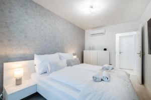 Gallery image of MyFlat Wave Gold Premium II in Siófok