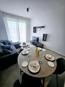 TV a/nebo společenská místnost v ubytování Superior Apartment, Universal Residences