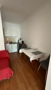 Kuchyňa alebo kuchynka v ubytovaní Apartman Danka