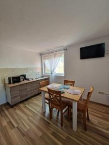 Η κουζίνα ή μικρή κουζίνα στο Gabi's Home #2