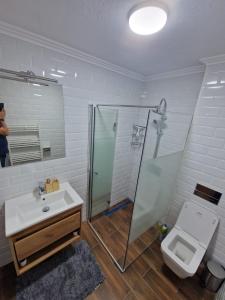 Ένα μπάνιο στο Gabi's Home #2 +16 φωτογραφίες