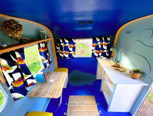 Camping Les Ronds Duval face aux îles anglo-normandes的休息区