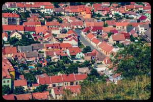 Nespecifikovaný výhled na destinaci Mikulov nebo výhled na město při pohledu z apartmánu