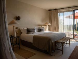 The Lodge Mallorca, Small Luxury Hotels客房内的一张或多张床位