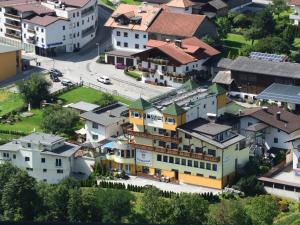 The surrounding neighborhood or a neighborhood close to a szállodákat