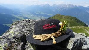 A general mountain view or a mountain view taken from a szállodákat
