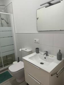 Kúpeľňa v ubytovaní Orlando Luxury Costa Adeje