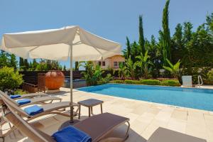 Bazén v ubytování Luxury Villa AJ05 with private heated pool nebo v jeho okolí