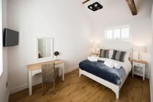 Imagen de la galería de Great Blunts Stables - Stock Brook Manor Golf Club, en Billericay