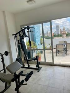 Fitness centrum a/nebo fitness zařízení v ubytování Sinclair Apartament Terrace Palermo