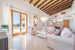 Un lugar para sentarse en Ferienhaus mit Privatpool für 6 Personen ca 200 qm in Felanitx, Mallorca Südostküste von Mallorca