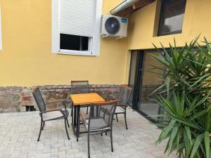 Foto sihtkohas Sremski Karlovci asuva majutusasutuse DANA GUEST HOUSE galeriist