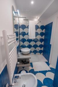 Koupelna v ubytování Elite Luxury Suites