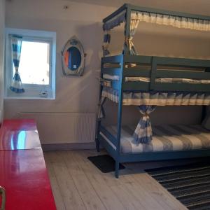 Postel nebo postele na pokoji v ubytování Easkey Hostel