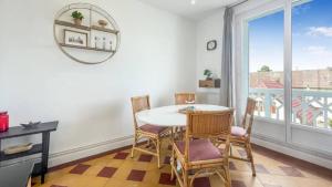 Zdjęcie z galerii obiektu HOMEY COLOC GATSBY - New, parking gratuit, proche gare, Balcons privés, Établissement élégant et moderne w mieście Ville-la-Grand