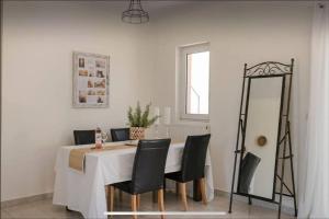 Φωτογραφία από το άλμπουμ του Kaminia Serenity House στο Ρατζακλί +15 φωτογραφίες