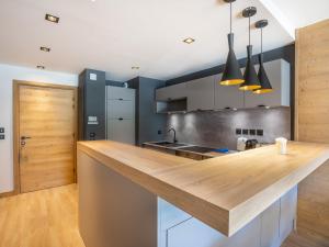 Кухня или кухненски бокс в Appartement Tignes, 3 pièces, 4 personnes - FR-1-641-35