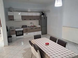 A kitchen or kitchenette at Sabine