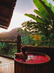 Uma vista da montanha tirada da casa de hóspedes 