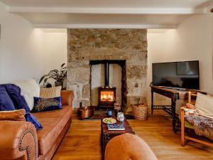 TV a/nebo společenská místnost v ubytování 3 Bed in Portreath 87649