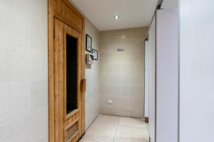 Patong Kalim Unparalleled Sea View B&B Resort的一间浴室
