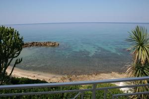 balcone con vista sull'oceano. di Ferienwohnung für 6 Personen ca 100 qm in Pizzo, Kalabrien Provinz Vibo Valentia a Pizzo