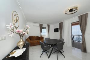 Et opholdsområde på Villa Tin Apartments