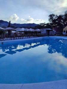 Hotel cabañas yyukkai tesisinde veya buraya yakın yüzme havuzu