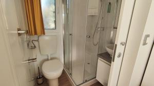 Vannituba majutusasutuses Izzi Mobile Home - Terra Park SpiritoS +37 fotot